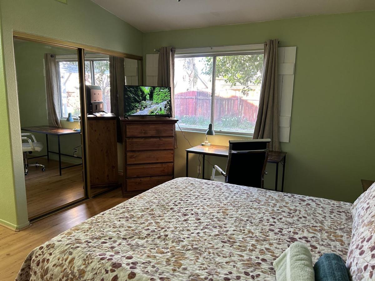 Vineyard Vista Suite With Tv And Private Bathroom Hemet Exterior photo